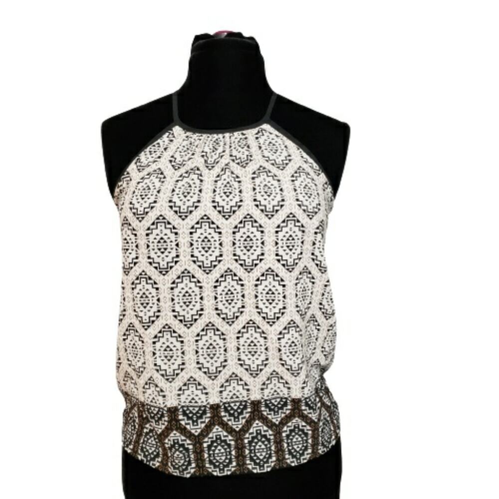 Racerback Sleeveless Keyhole Geometric Print Blouse by Chocolate Size Small
